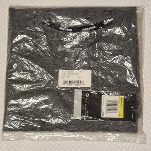 NEW Nike Swim Hydroguard Dri-Fit T-shirt  Men's Small  Black color looks grey